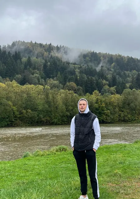 Дмитро з Коломия, шукаю на сайті спілкування