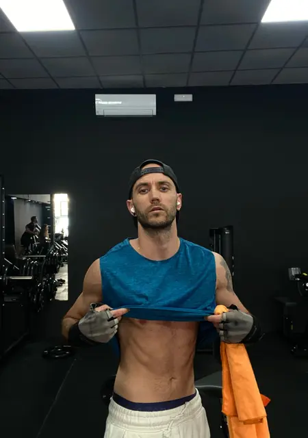 Guillem de Zaragoza, busco en el sitio relación sin ataduras