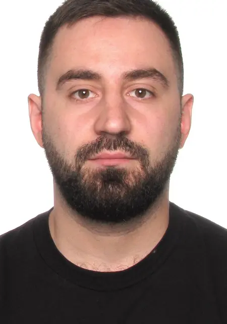 Я Александр, 31, из Франкфурта-на-майне, ищу знакомство для приятного времяпровождения