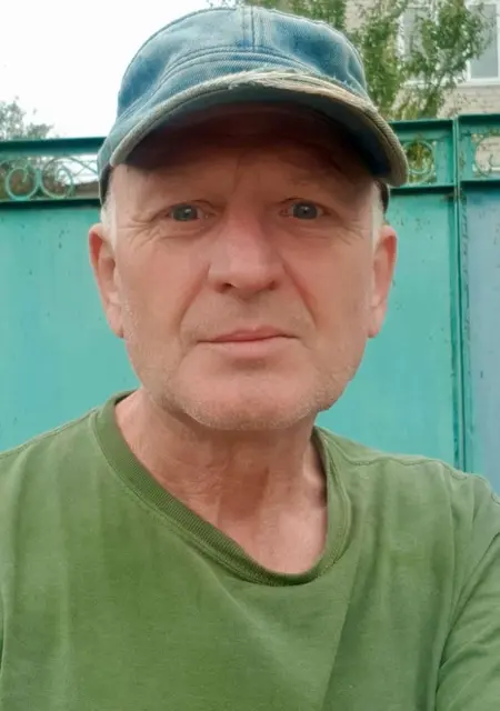 Igor з Чернігова, мені 58 років, познайомлюсь для постійних стосунків