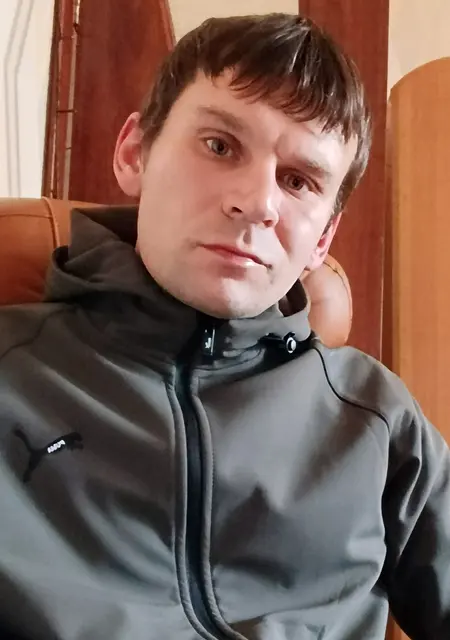 Денис з Донецька, шукаю на сайті постійні стосунки