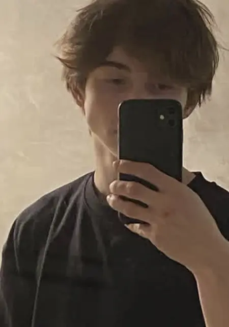Я Максим, 22, из Энсхеде, ищу знакомства без обязательств