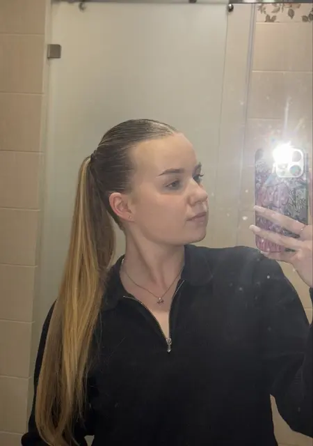 Я Илона, 20 років з Ужгорода, шукаю знайомство для вірт