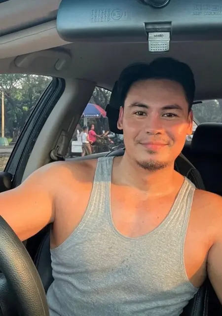 Yassin R из Гамбурга, ищу на сайте общение