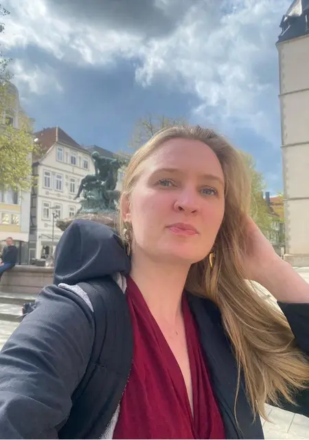 Innocenta из Сесон-Севинье, мне 32, познакомлюсь на одну ночь