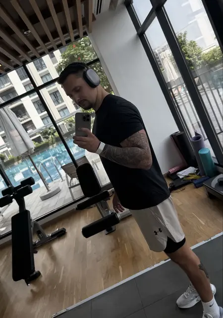 Я Anton, 28, из Дубая, ищу знакомство для постоянных отношений