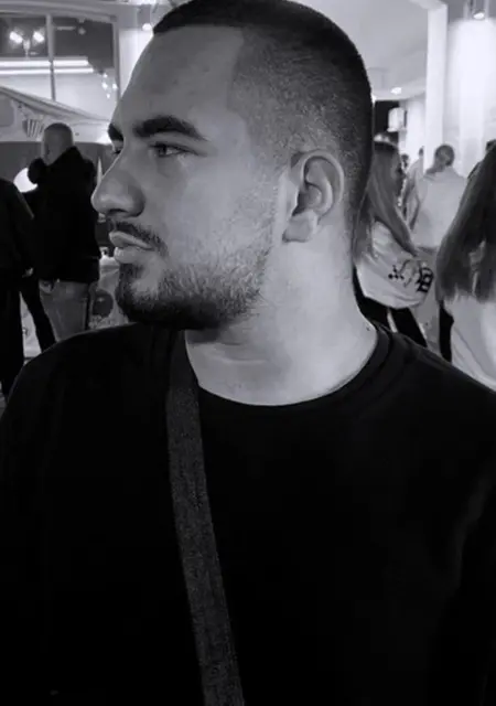 Жан из Аберистуит, ищу на сайте общение