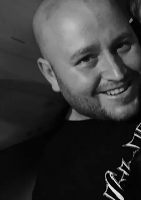 Soy Cupr, 42 años, conociéndome para relación a largo plazo en Zaragoza