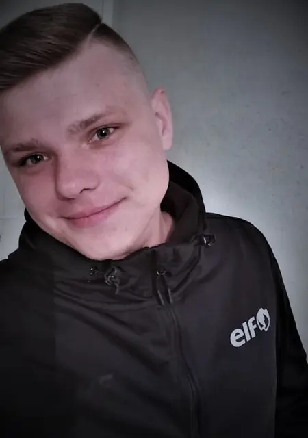 Vlad з Сум, шукаю на сайті знайомства без зобов'язань