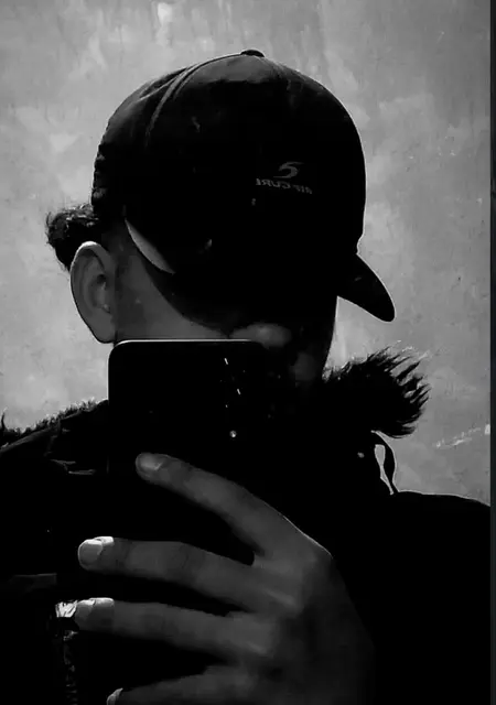 Soy Ayoub, 21 años de Salou, busco conocer gente para lío de una noche