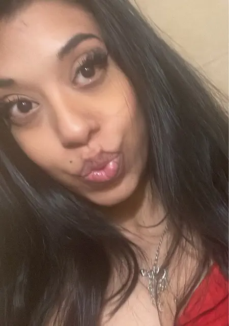 Hennessy из Праги, ищу на сайте открытые отношения