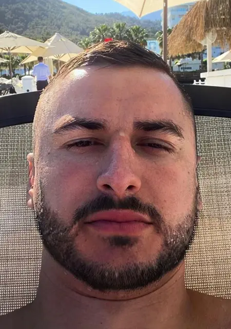 Я Дмитрий, 25, из Запорожья, ищу знакомство для приятного времяпровождения