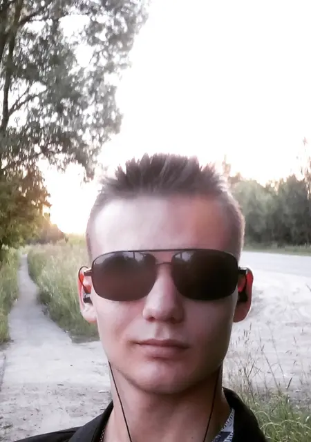 Я Дмитрий, 23 років з Луганська, шукаю знайомства без зобов'язань