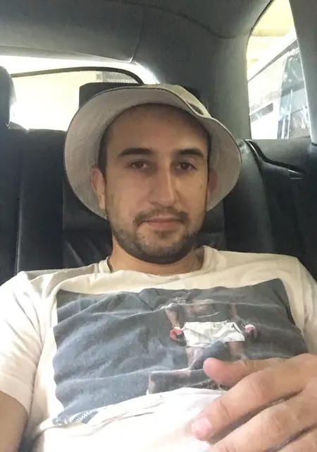 Олег из Брюсселя, мне 34, познакомлюсь для приятного времяпровождения