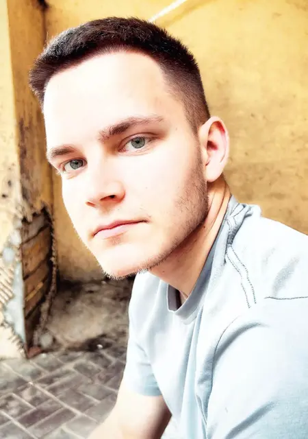 Я Олег, 24 років, знайомлюсь для відкриті стосунки у Вінниці