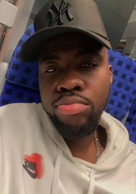 Ерик из Франкфурта-на-майне, ищу на сайте знакомства на одну ночь