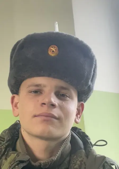 Я Роман, 19, из Меппевшего, ищу знакомства на одну ночь