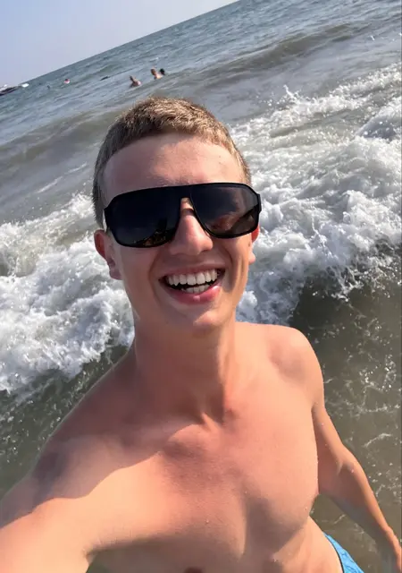 Марк из Каира, ищу на сайте знакомства на одну ночь