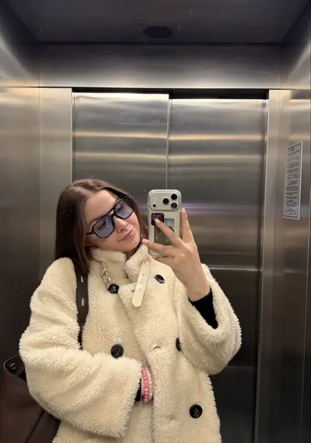 Я Яна, 22, из Вашингтона, ищу знакомства без обязательств