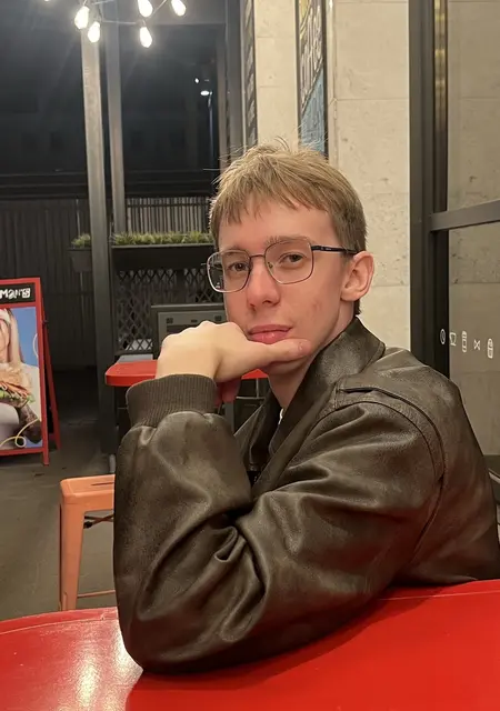 Я Семён, 21, из Риги, ищу знакомства без обязательств