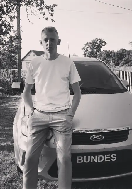 Я Віталій, 24 років з Сарни, шукаю знайомство для вірт