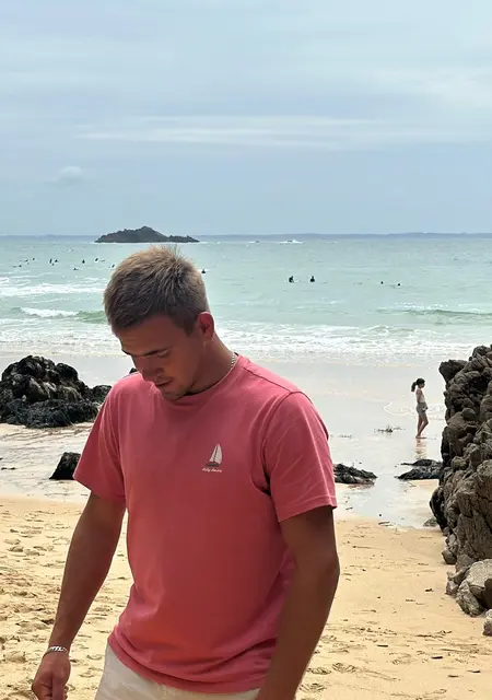 Roman из Нантер, ищу на сайте знакомства без обязательств