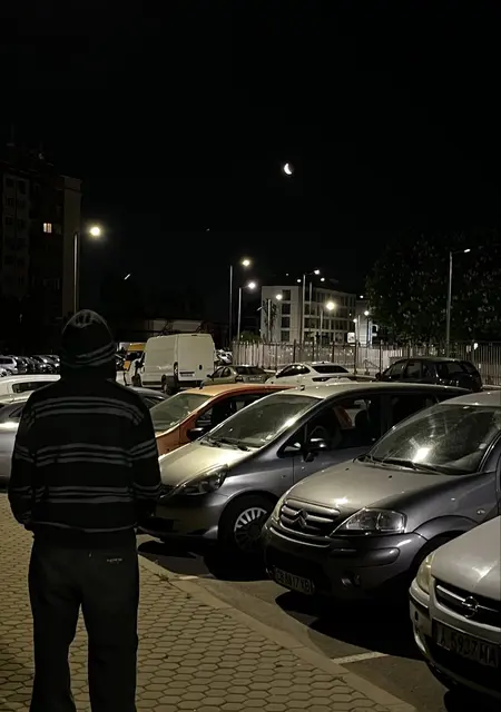 Я Коля, 18, из Софии, ищу знакомство для общения