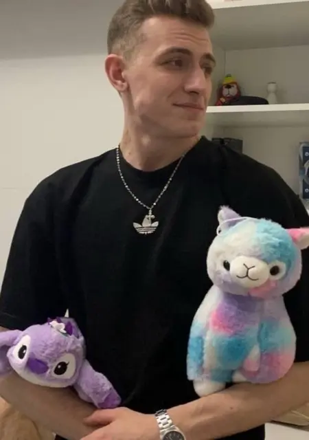 Данил из Праги, мне 24, познакомлюсь на одну ночь