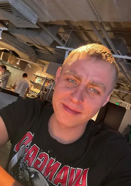 Я Сергей, 32, знакомлюсь для общения в Амстердаме