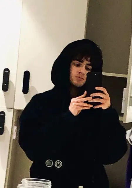 Sbeed из Лилля, мне 22, познакомлюсь без обязательств