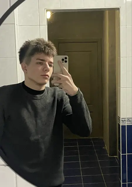 Я Даниил, 19, из Витебска, ищу знакомство для вирта