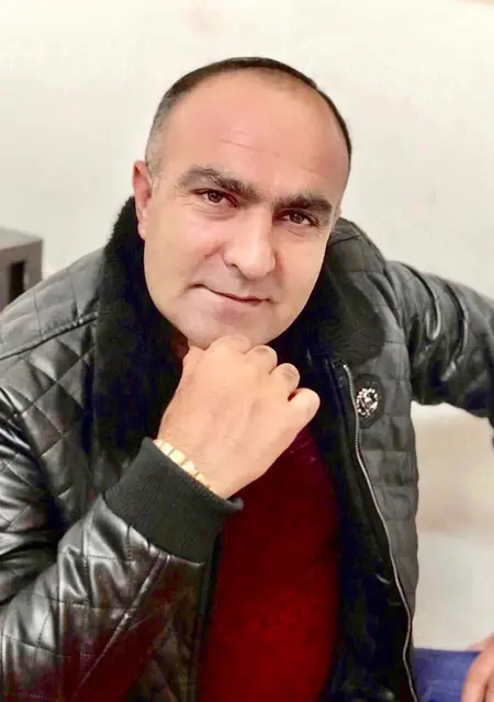 Я Qyaram, 44, знакомлюсь для приятного времяпровождения в Бланкенбург