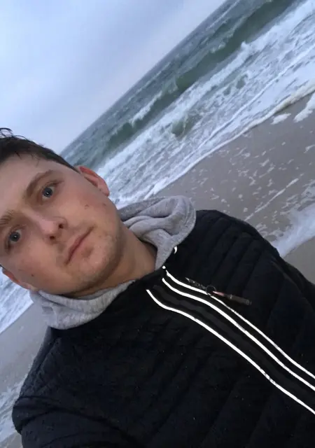 Я Давид, 26 років, знайомлюсь на одну ніч у Сумах