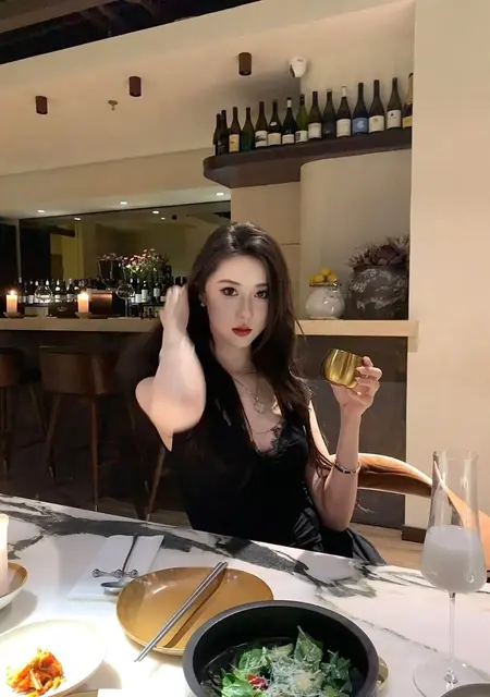 Я Ada, 36, знакомлюсь для постоянных отношений в Франкфурте-на-майне