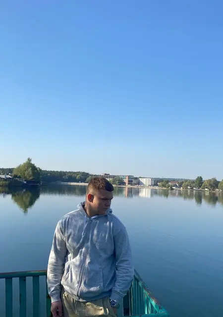 Дмитрий з Києва, шукаю на сайті спілкування