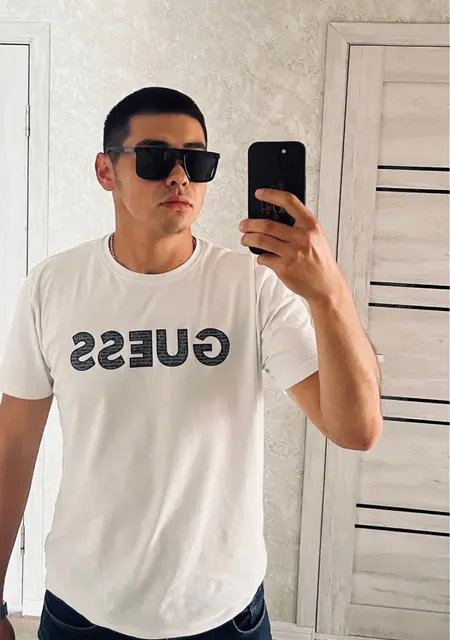 Soy Timur, 20 años, conociéndome para relación sin ataduras en Blanes