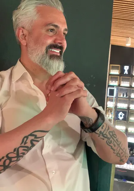 Я Mehdi, 42, знакомлюсь для дружбы в Франкфурте-на-майне