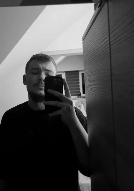 Seb из Лодзя, мне 22, познакомлюсь без обязательств