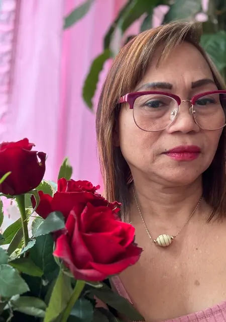 Emma из Невшатель, мне 58, познакомлюсь для открытые отношения