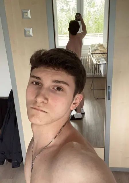 Я Артём, 19, знакомлюсь на одну ночь в Ганновере