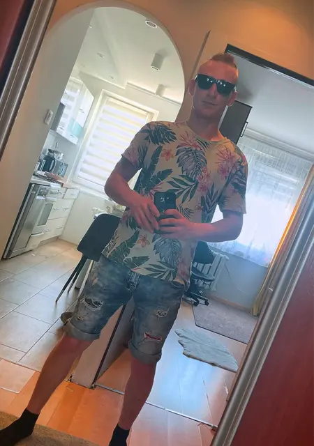 Я Rud, 25, знакомлюсь на одну ночь в Вроцлаве