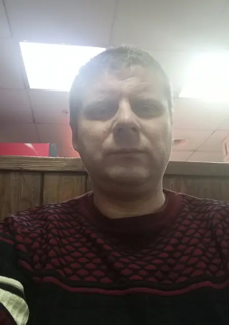 Александр из Могилёва, мне 42, познакомлюсь на одну ночь