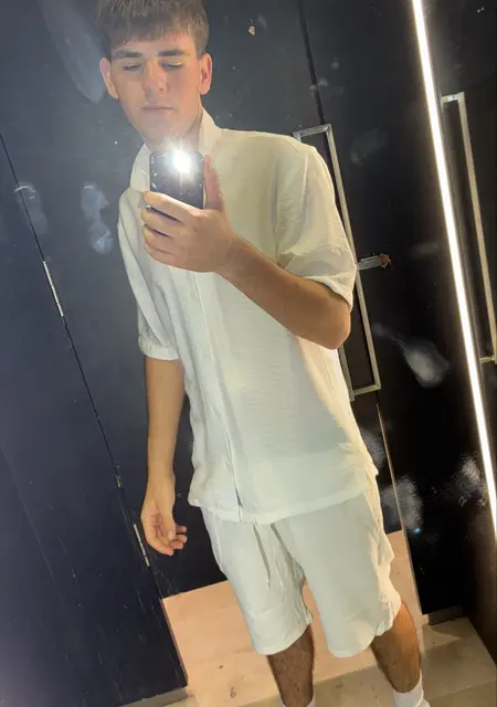 Ayur из Фигерас, ищу на сайте знакомства на одну ночь