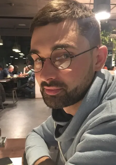 Я Арсен, 33 років, знайомлюсь для приємного проведення часу у Харкові