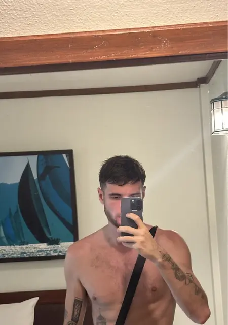 Я Лев, 23, знакомлюсь для приятного времяпровождения в Чонбуре