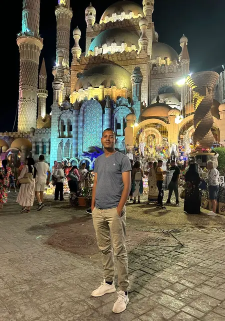 Аймен из Каира, ищу на сайте знакомства без обязательств