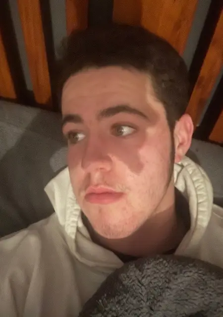 Я Andrew, 20, знакомлюсь для вирта в Фарнборо