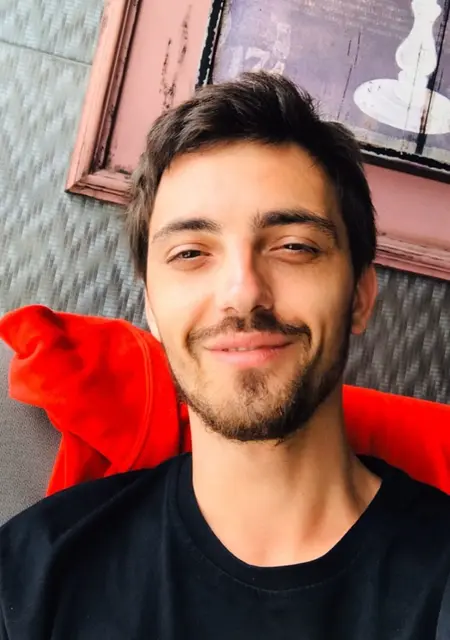 Сергей из Амстердама, ищу на сайте общение