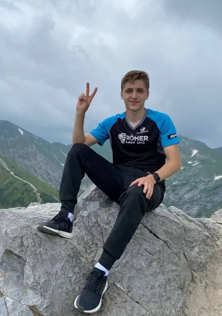 Oleksandr из Варшавы, мне 19, познакомлюсь для постоянных отношений