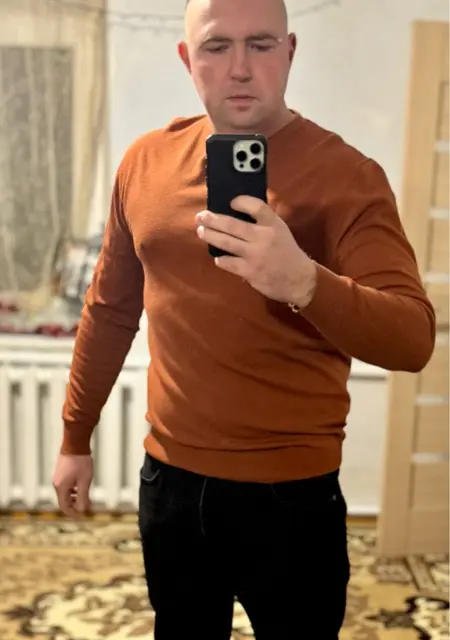 Сергій з Запоріжжя, шукаю на сайті приємне проведення часу